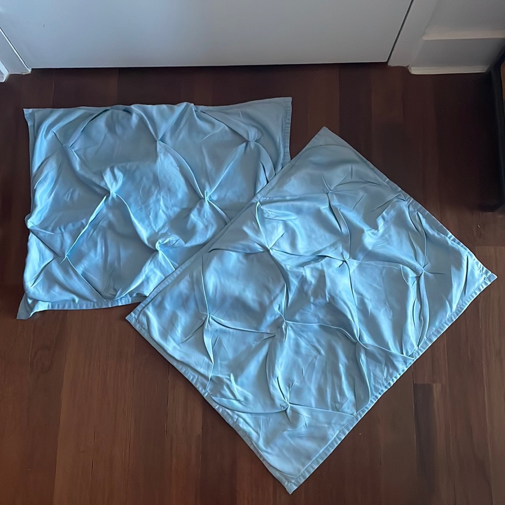 Bright blue set of two pillow shams